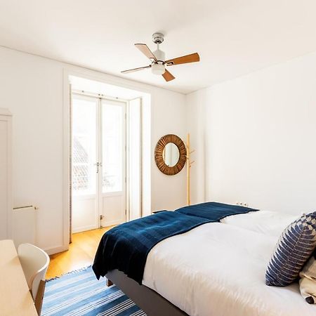 Joivy Chiado Self Check-In 2-Br Flat With Parking Apartment Lisbon Bagian luar foto