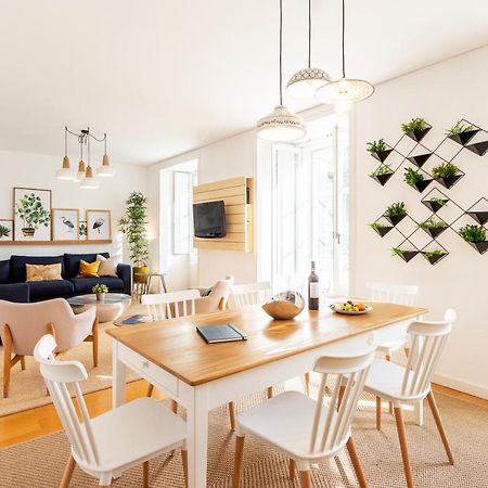 Joivy Chiado Self Check-In 2-Br Flat With Parking Apartment Lisbon Bagian luar foto