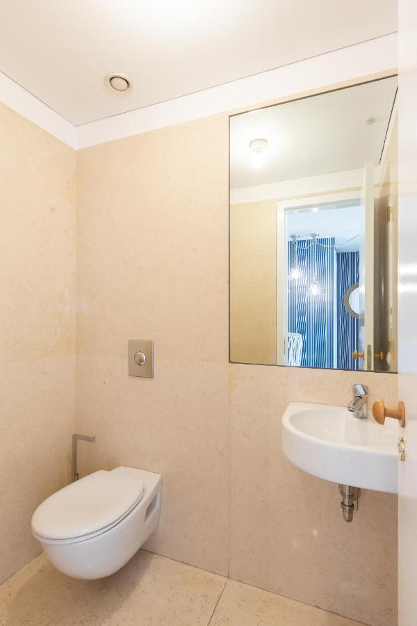 Joivy Chiado Self Check-In 2-Br Flat With Parking Apartment Lisbon Bagian luar foto
