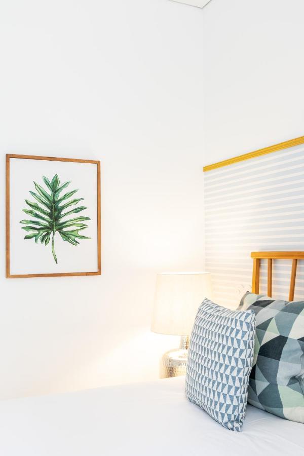 Joivy Chiado Self Check-In 2-Br Flat With Parking Apartment Lisbon Bagian luar foto