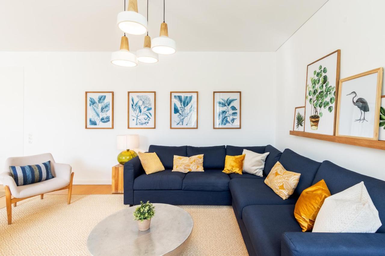 Joivy Chiado Self Check-In 2-Br Flat With Parking Apartment Lisbon Bagian luar foto